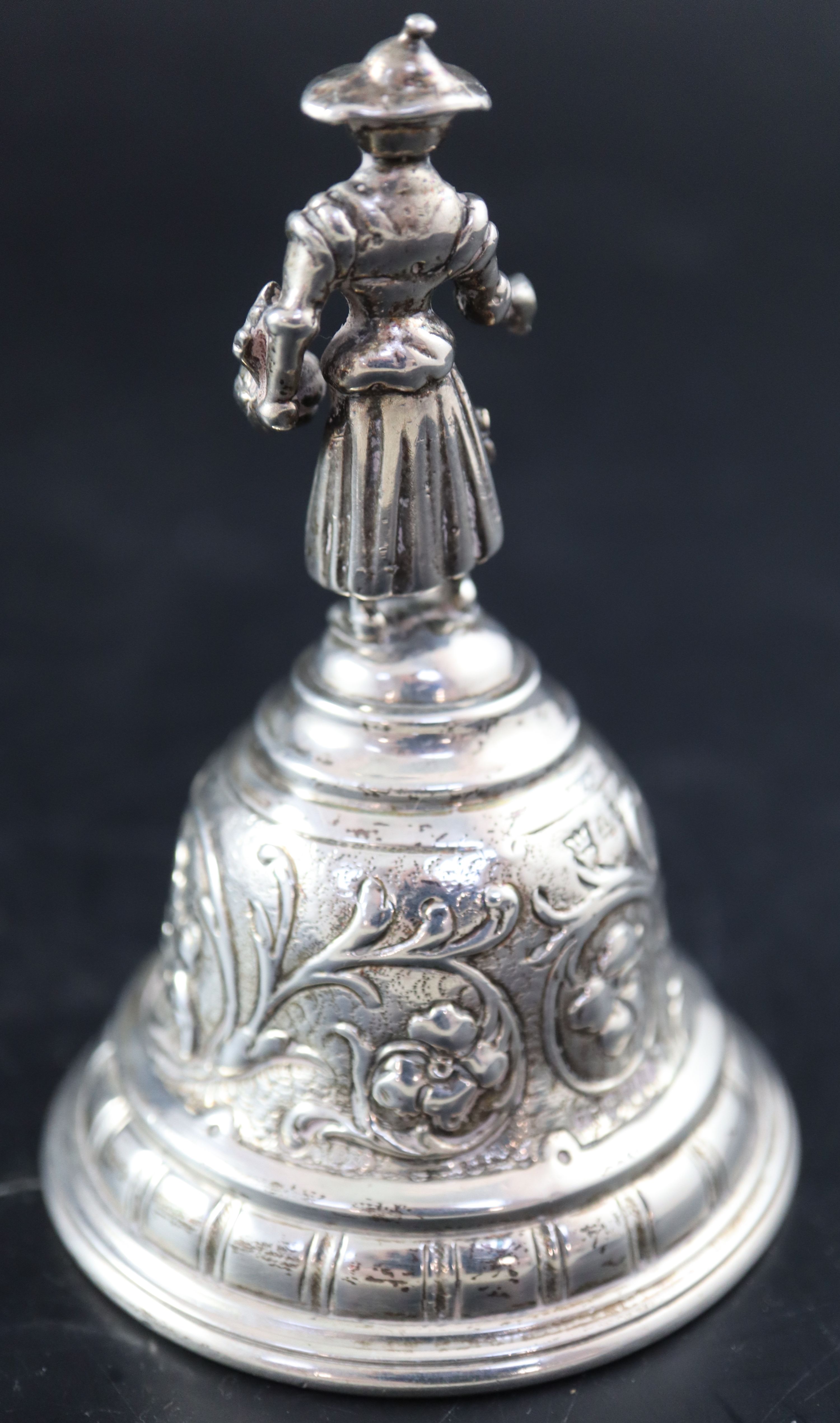 A Victorian continental silver hand bell, 10.3cm, 119 grams.